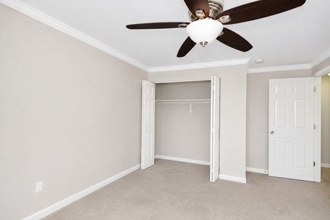 Tiny photo for 817 Stamford Court, Schaumburg, IL 60193 (MLS # 12644042)
