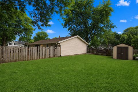 Tiny photo for 817 Stamford Court, Schaumburg, IL 60193 (MLS # 12644042)