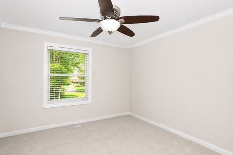 Tiny photo for 817 Stamford Court, Schaumburg, IL 60193 (MLS # 12644042)
