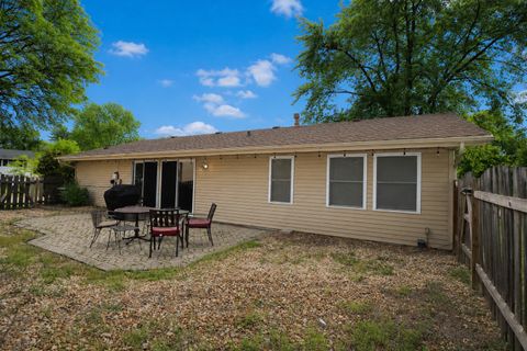 Tiny photo for 817 Stamford Court, Schaumburg, IL 60193 (MLS # 12644042)