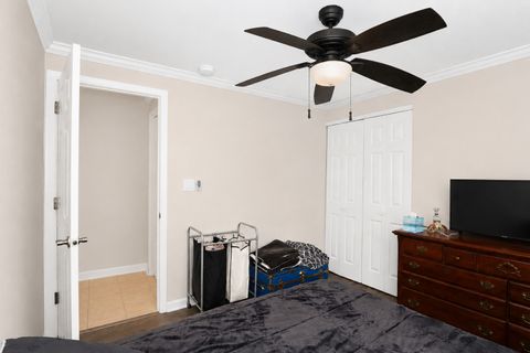 Tiny photo for 817 Stamford Court, Schaumburg, IL 60193 (MLS # 12644042)