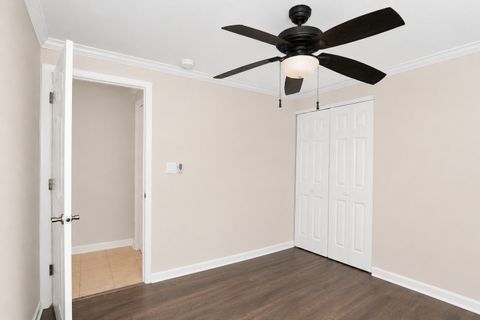Tiny photo for 817 Stamford Court, Schaumburg, IL 60193 (MLS # 12644042)