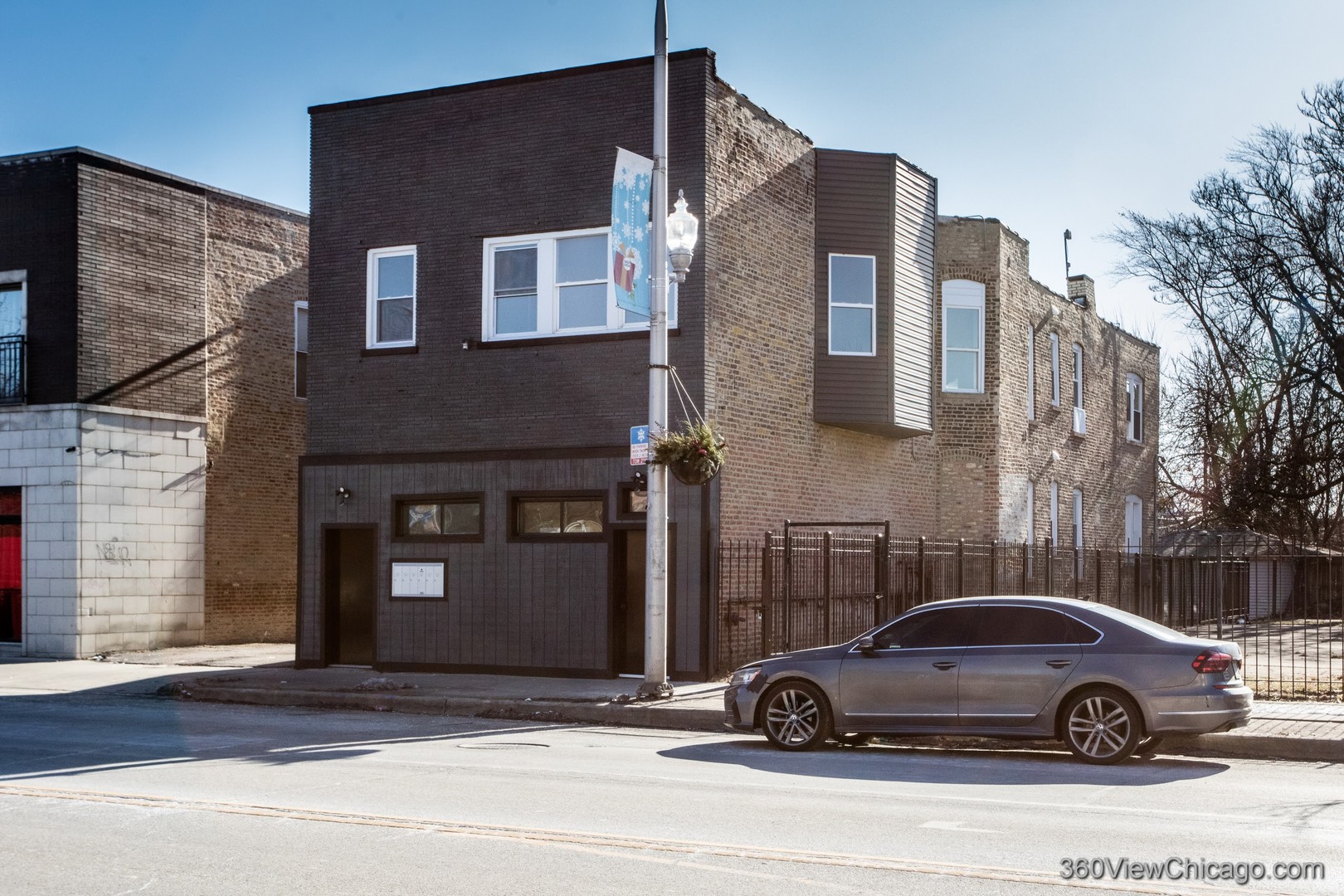 3447 W CHICAGO Avenue