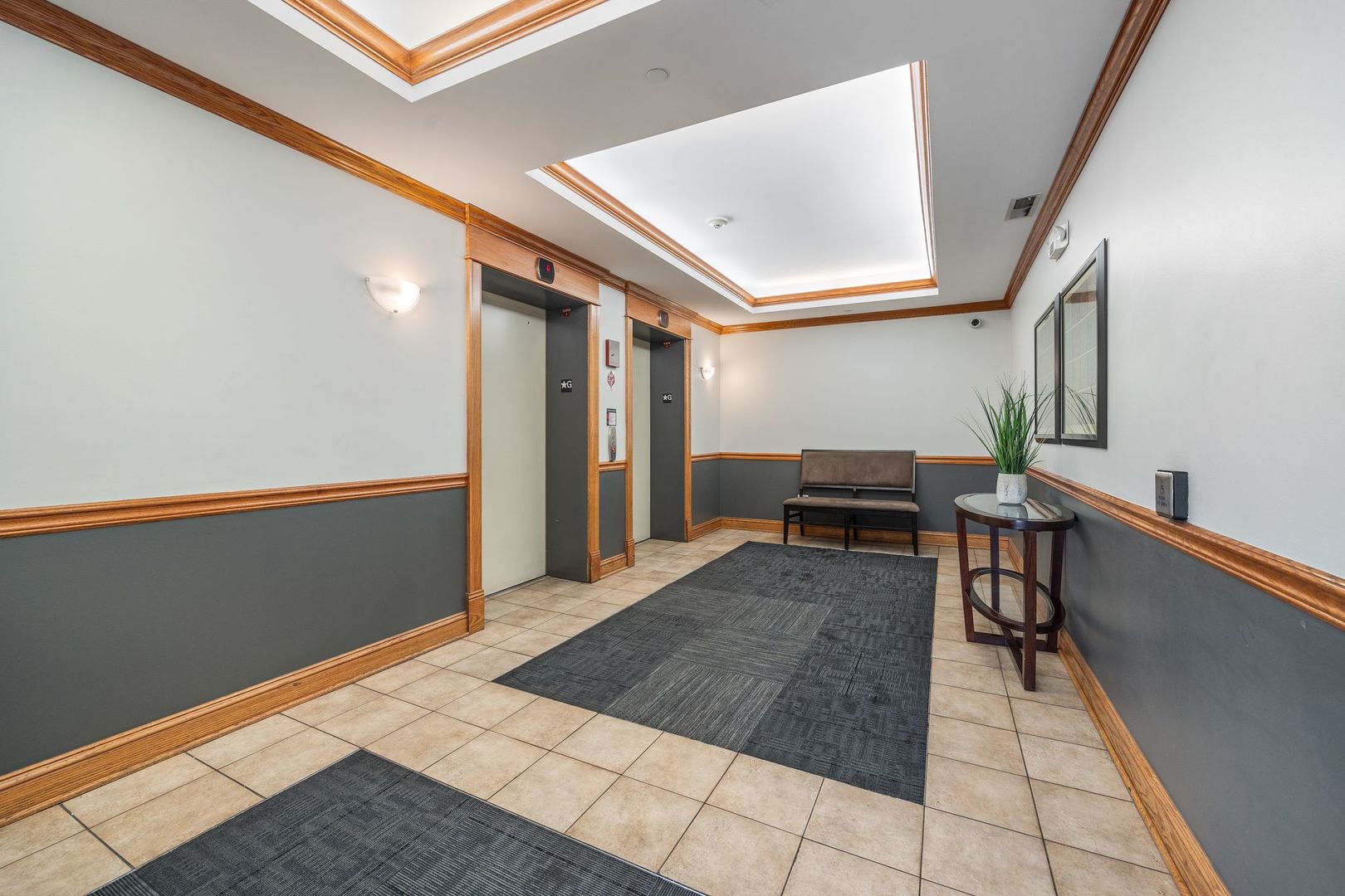 77 N Wolf Road 309