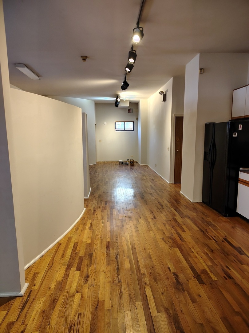 2059 W Grand Avenue 1F