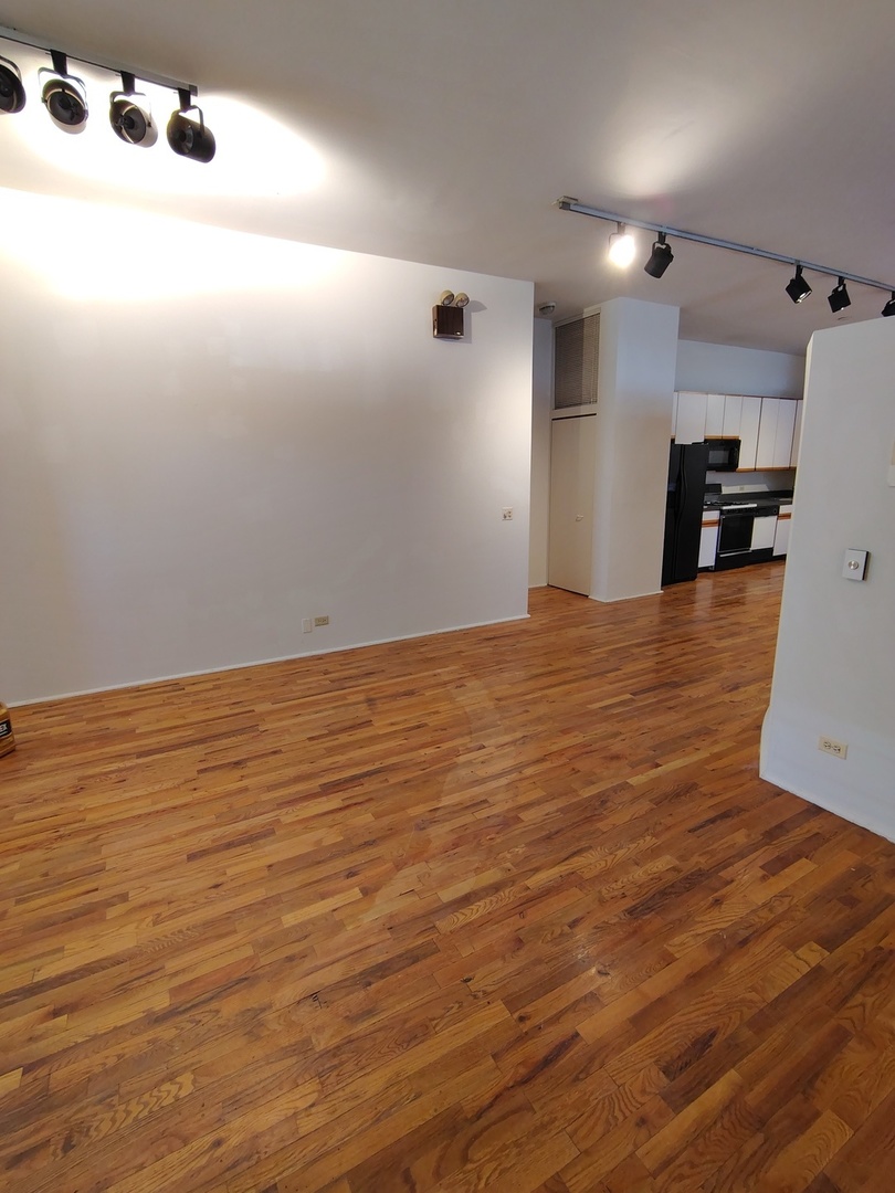 2059 W Grand Avenue 1F