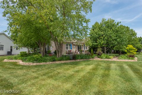 Tiny photo for 16601 Grandwood Lake Drive, Crest Hill, IL 60403 (MLS # 12655221)