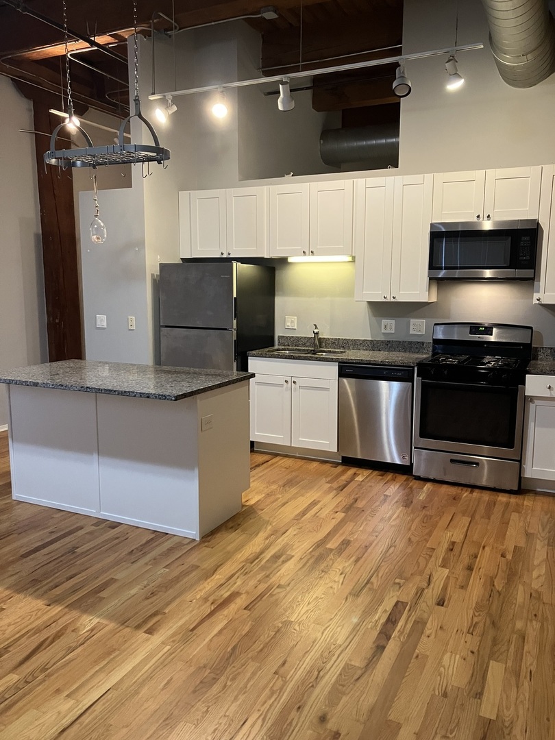 1500 W Monroe Street 113