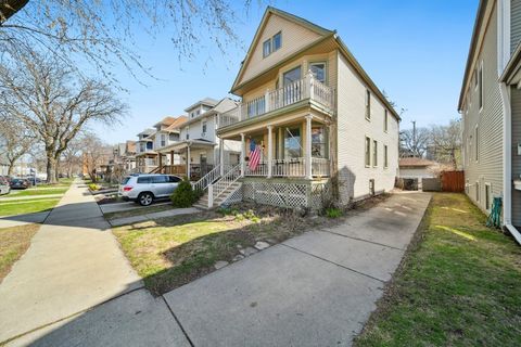 Tiny photo for 3915 N Kenneth Avenue, Chicago, IL 60641 (MLS # 12485399)
