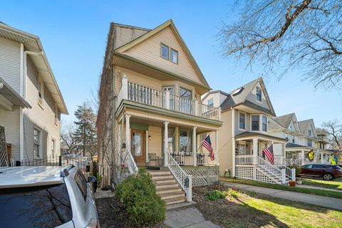 Tiny photo for 3915 N Kenneth Avenue, Chicago, IL 60641 (MLS # 12485399)