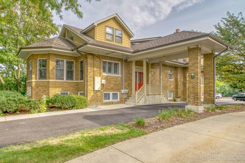 402 E ROOSEVELT Road Wheaton IL 60187