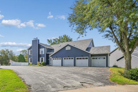 Tiny photo for 4721 Kynnelworth Drive #110, Bettendorf, IA 52722 (MLS # 12768777)