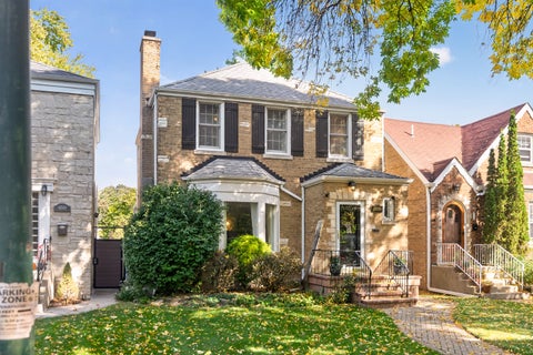 Photo of 4842 W BALMORAL Avenue, Chicago, IL 60630 (MLS # 12779746)