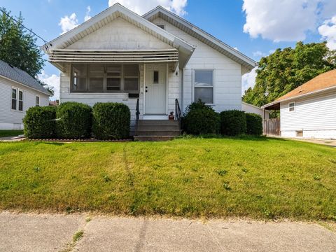 Tiny photo for 1227 Low Street, Bloomington, IL 61701 (MLS # 12488028)