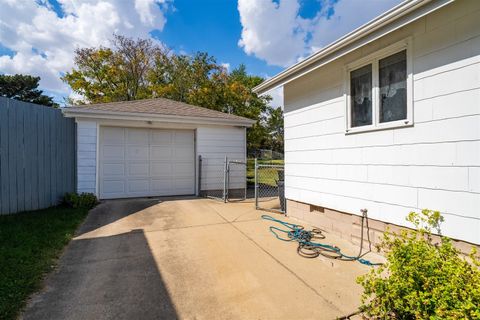 Tiny photo for 1227 Low Street, Bloomington, IL 61701 (MLS # 12488028)