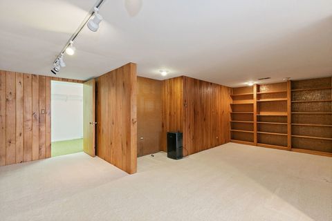 Tiny photo for 25 Shoreline Road #D, Lake Barrington, IL 60010 (MLS # 12533640)