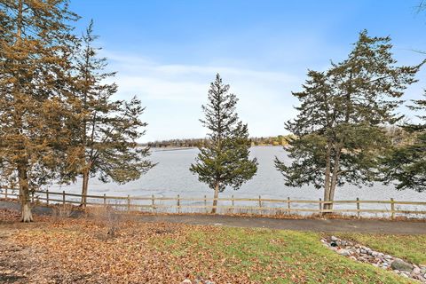 Tiny photo for 25 Shoreline Road #D, Lake Barrington, IL 60010 (MLS # 12533640)