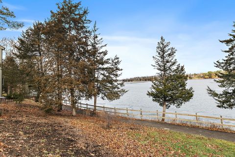Tiny photo for 25 Shoreline Road #D, Lake Barrington, IL 60010 (MLS # 12533640)