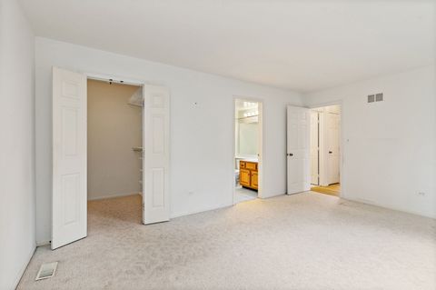 Tiny photo for 25 Shoreline Road #D, Lake Barrington, IL 60010 (MLS # 12533640)