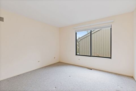 Tiny photo for 25 Shoreline Road #D, Lake Barrington, IL 60010 (MLS # 12533640)