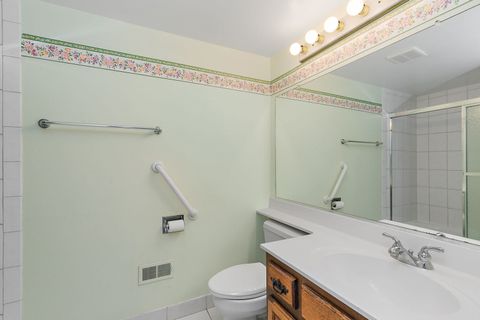 Tiny photo for 25 Shoreline Road #D, Lake Barrington, IL 60010 (MLS # 12533640)