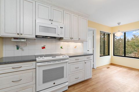 Tiny photo for 25 Shoreline Road #D, Lake Barrington, IL 60010 (MLS # 12533640)