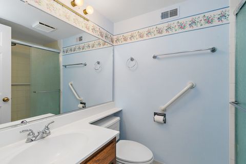 Tiny photo for 25 Shoreline Road #D, Lake Barrington, IL 60010 (MLS # 12533640)