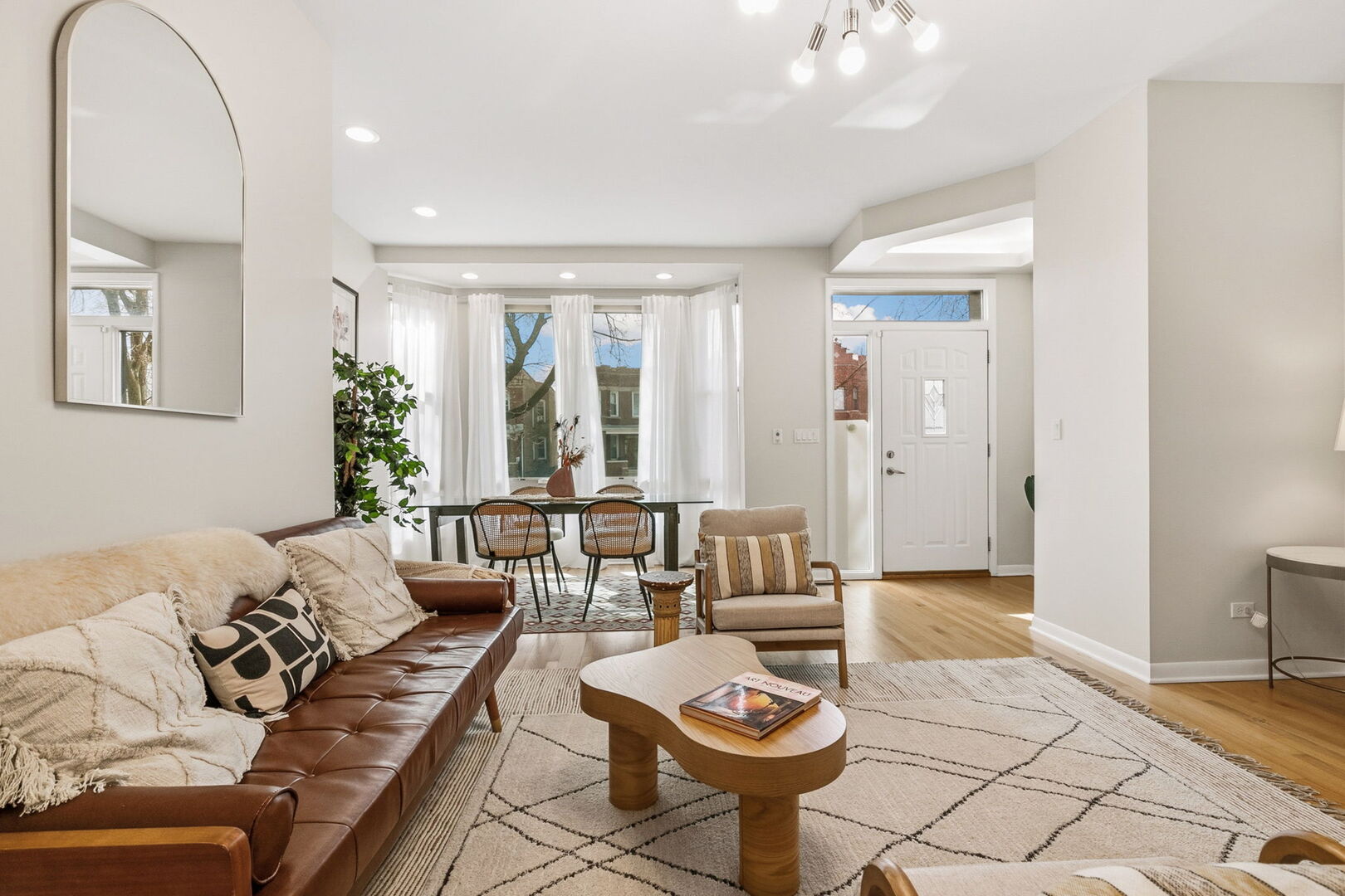 3850 W Wrightwood Avenue 1