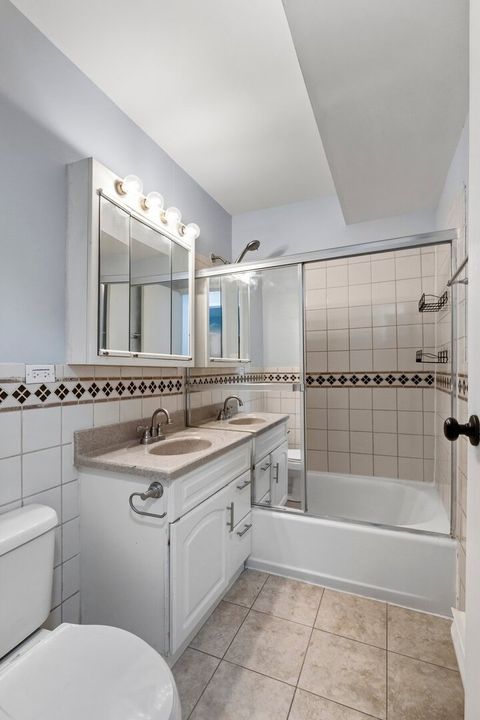 Tiny photo for 1000 Spruce Street #2A, Glendale Heights, IL 60139 (MLS # 12606804)