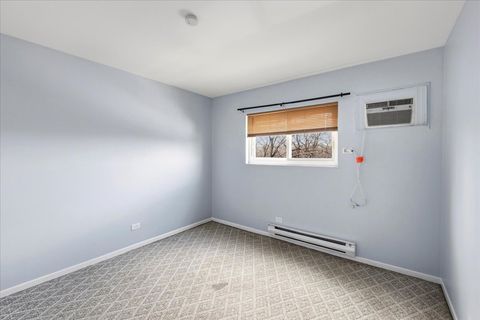 Tiny photo for 1000 Spruce Street #2A, Glendale Heights, IL 60139 (MLS # 12606804)