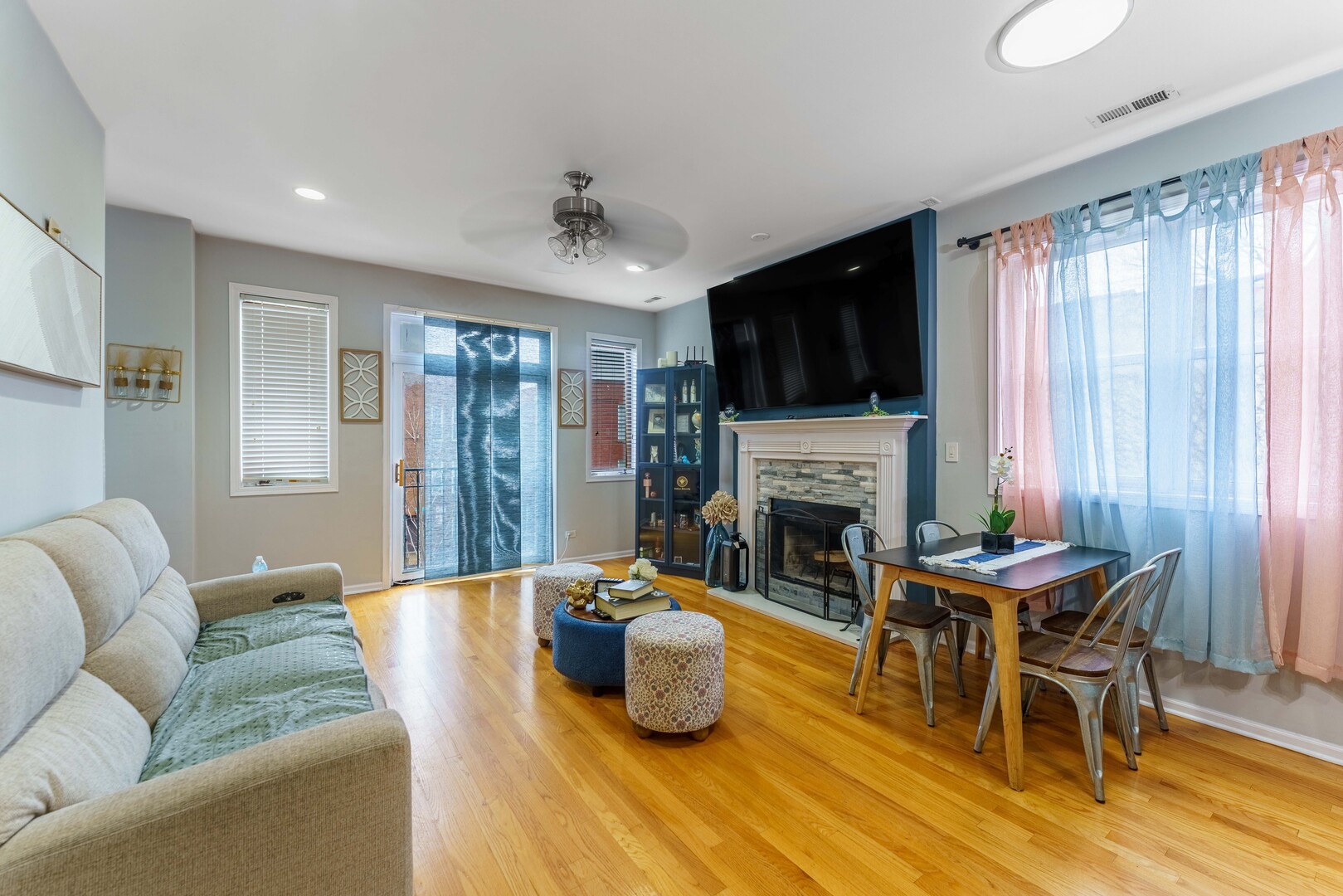 119 N Mozart Street 2