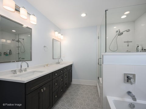 Tiny photo for 5534 N Linder Avenue, Chicago, IL 60630 (MLS # 12757837)