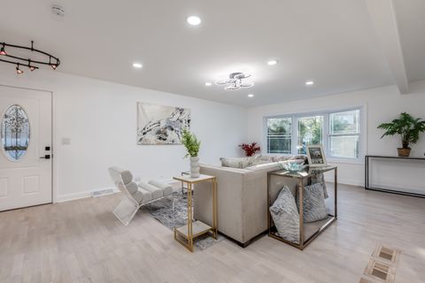 Tiny photo for 8461 GROSS POINT Road, Skokie, IL 60077 (MLS # 12458038)
