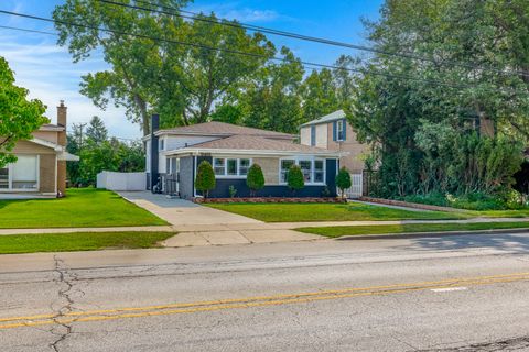 Tiny photo for 8461 GROSS POINT Road, Skokie, IL 60077 (MLS # 12458038)