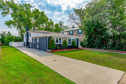 8461 GROSS POINT Road Skokie IL 60077
