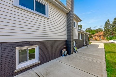 Tiny photo for 8461 GROSS POINT Road, Skokie, IL 60077 (MLS # 12458038)