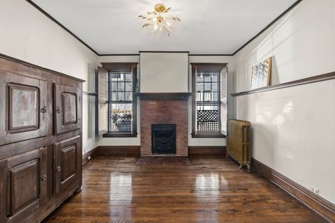 Tiny photo for 323 W Maple Avenue, Libertyville, IL 60048 (MLS # 12592817)