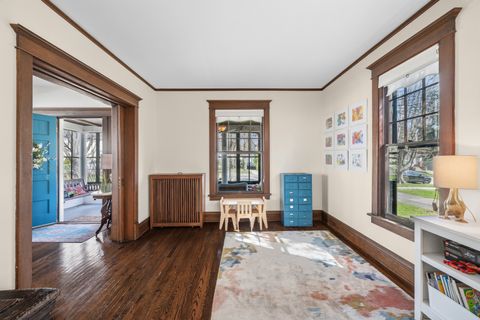 Tiny photo for 323 W Maple Avenue, Libertyville, IL 60048 (MLS # 12592817)