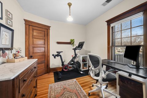 Tiny photo for 323 W Maple Avenue, Libertyville, IL 60048 (MLS # 12592817)