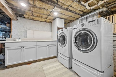 Tiny photo for 323 W Maple Avenue, Libertyville, IL 60048 (MLS # 12592817)