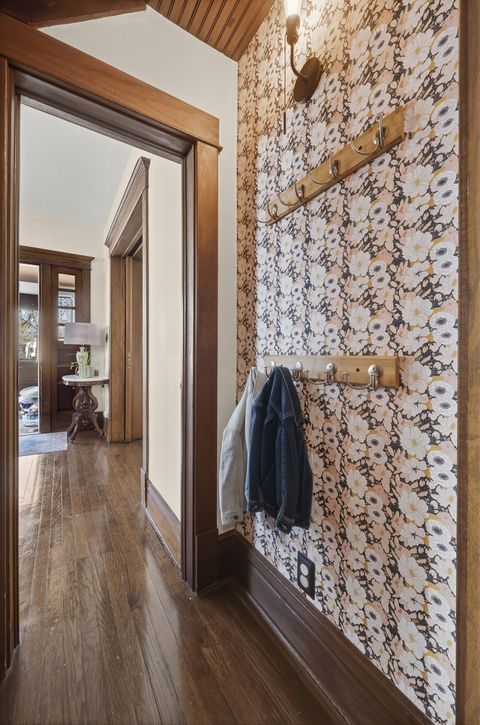 Tiny photo for 323 W Maple Avenue, Libertyville, IL 60048 (MLS # 12592817)