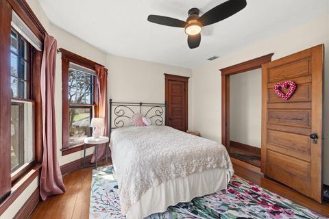 Tiny photo for 323 W Maple Avenue, Libertyville, IL 60048 (MLS # 12592817)