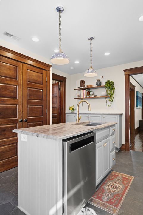 Tiny photo for 323 W Maple Avenue, Libertyville, IL 60048 (MLS # 12592817)