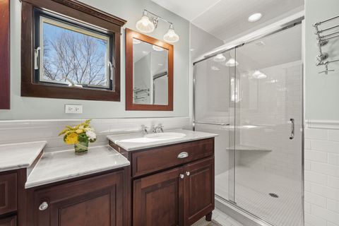 Tiny photo for 323 W Maple Avenue, Libertyville, IL 60048 (MLS # 12592817)