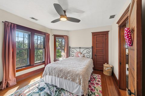 Tiny photo for 323 W Maple Avenue, Libertyville, IL 60048 (MLS # 12592817)