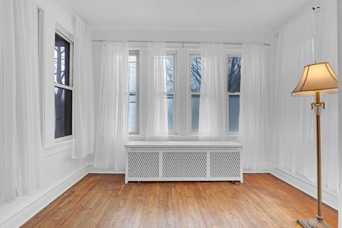 Tiny photo for 616 S Cuyler Avenue, Oak Park, IL 60304 (MLS # 12601301)