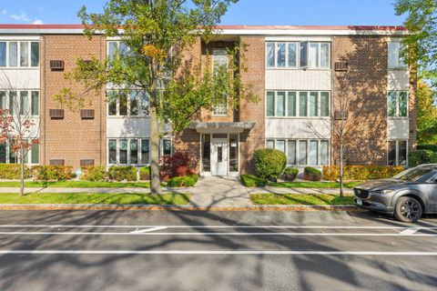 Photo of 701 Busse Highway #1A, Park Ridge, IL 60068 (MLS # 12509010)
