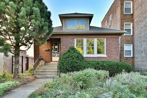 Photo of 5423 N Artesian Avenue, Chicago, IL 60625 (MLS # 12490612)
