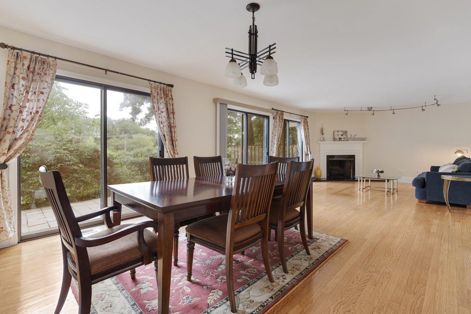 19W019 Avenue Barbizon