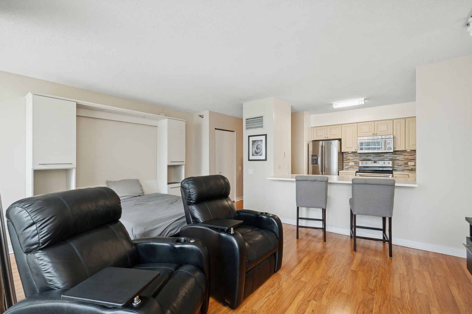 512 N McClurg Court 1009